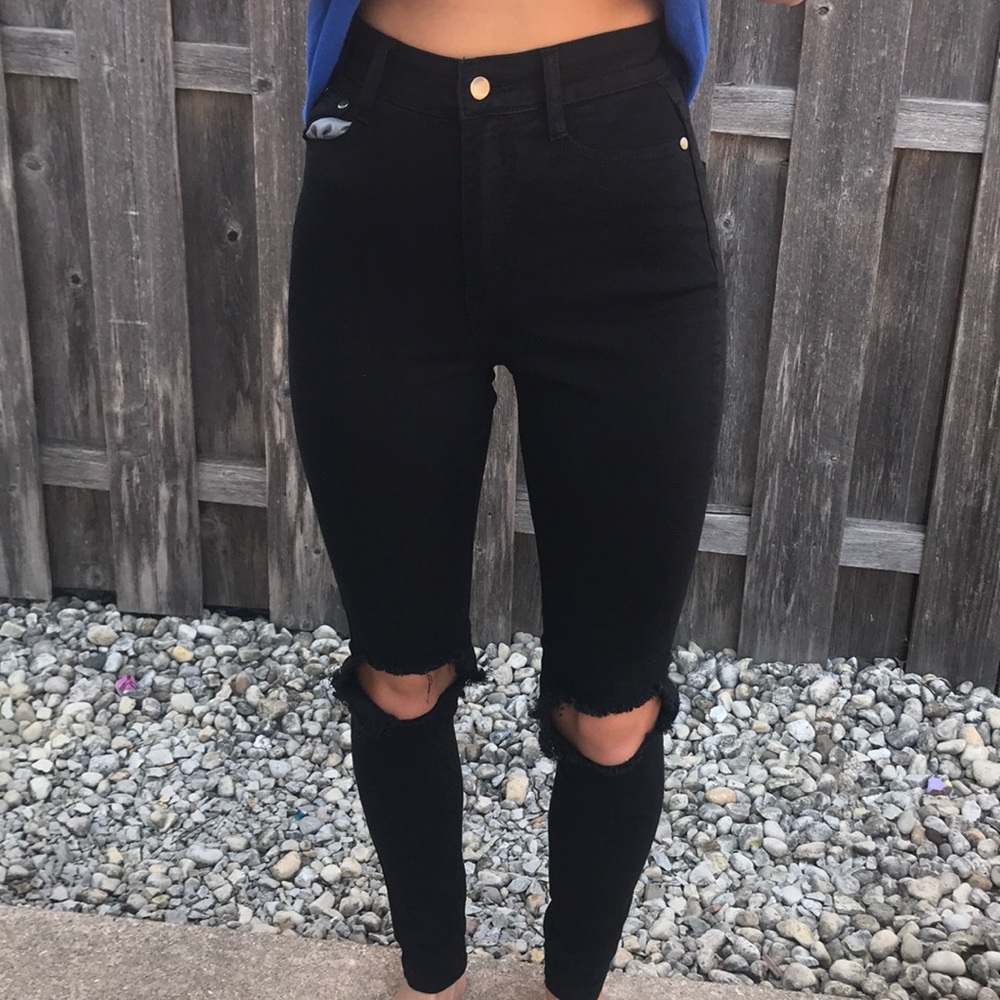 FASHION NOVA BLACK JEANS size 3/4
